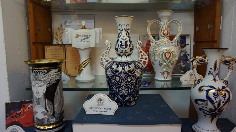 Hollóházi porcelán gyár, és múzeum. Történelem a forma 1-es kupákból